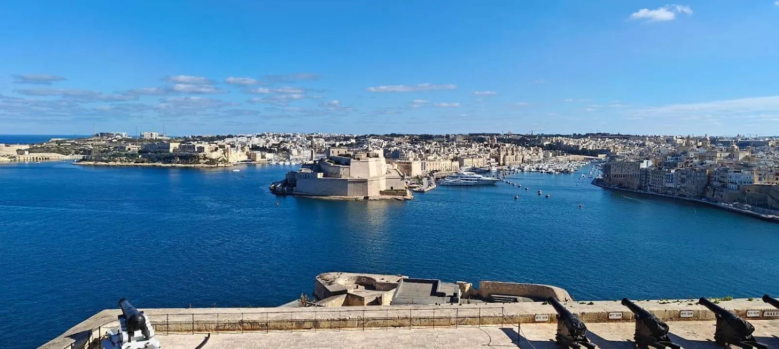 Querencia - Feel At Home Kalkara Apartment