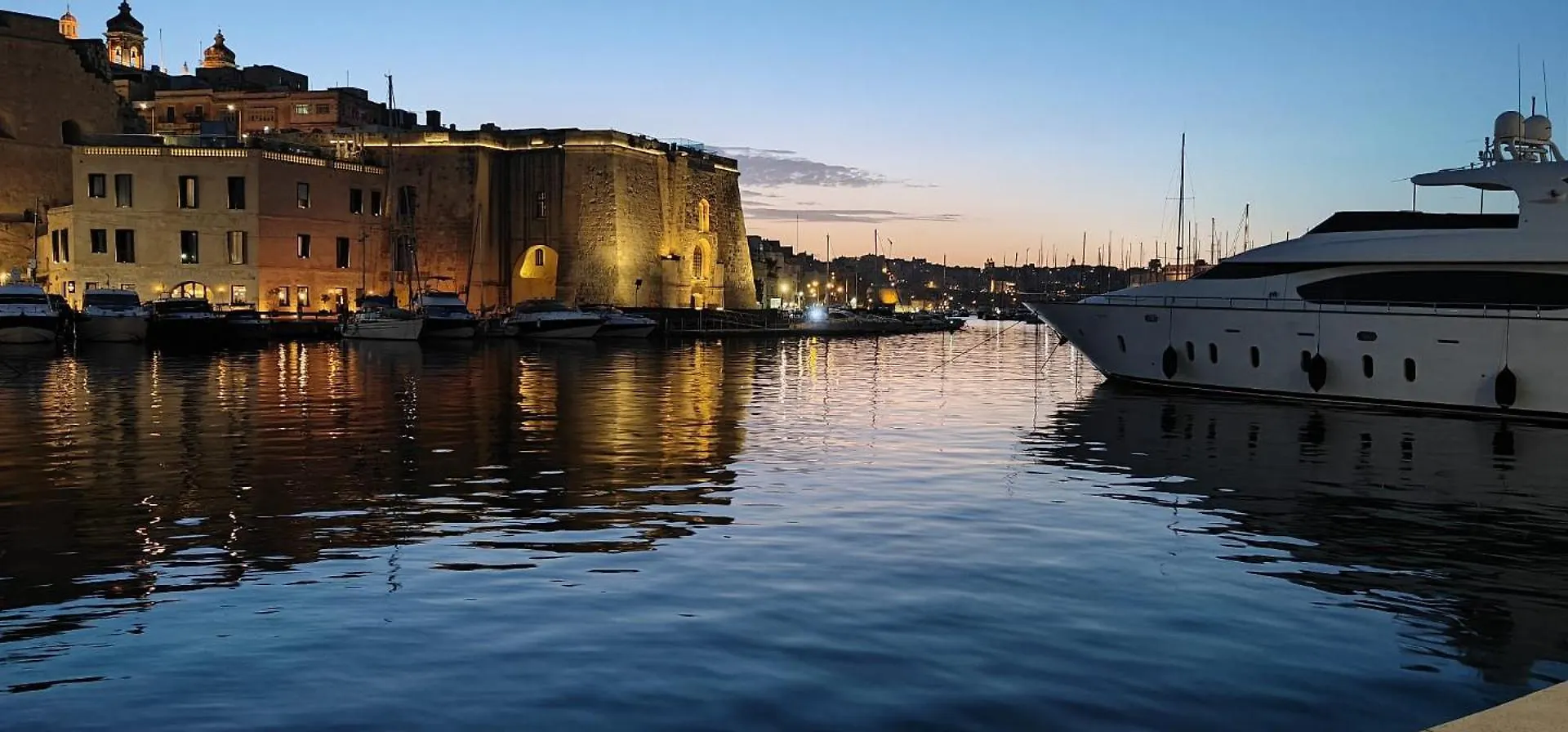 Querencia - Feel At Home Kalkara
