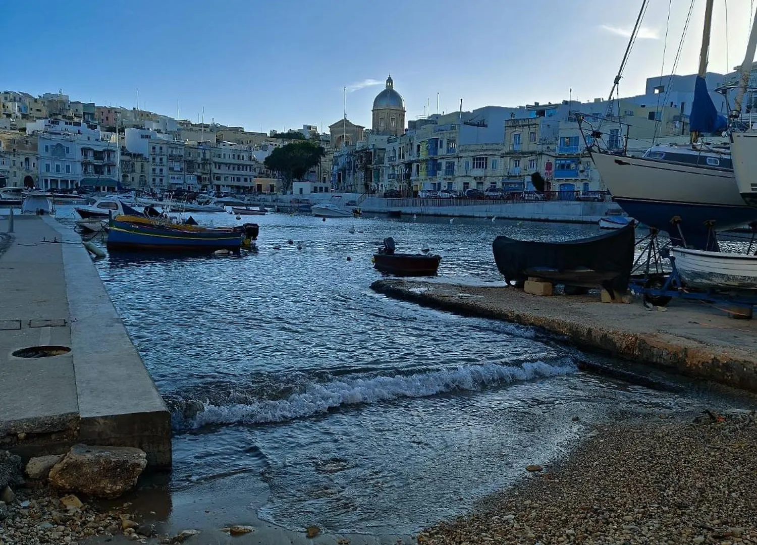 Querencia - Feel At Home Kalkara 0*,  Malta